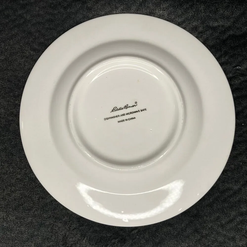 Eddie Bauer Hand Painted Christmas Luncheon Plate 4 Piece Set China 8.25